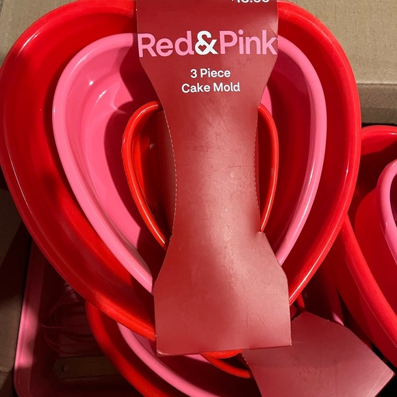 Heart Themed Baking Set NWT - Picture 3 of 16